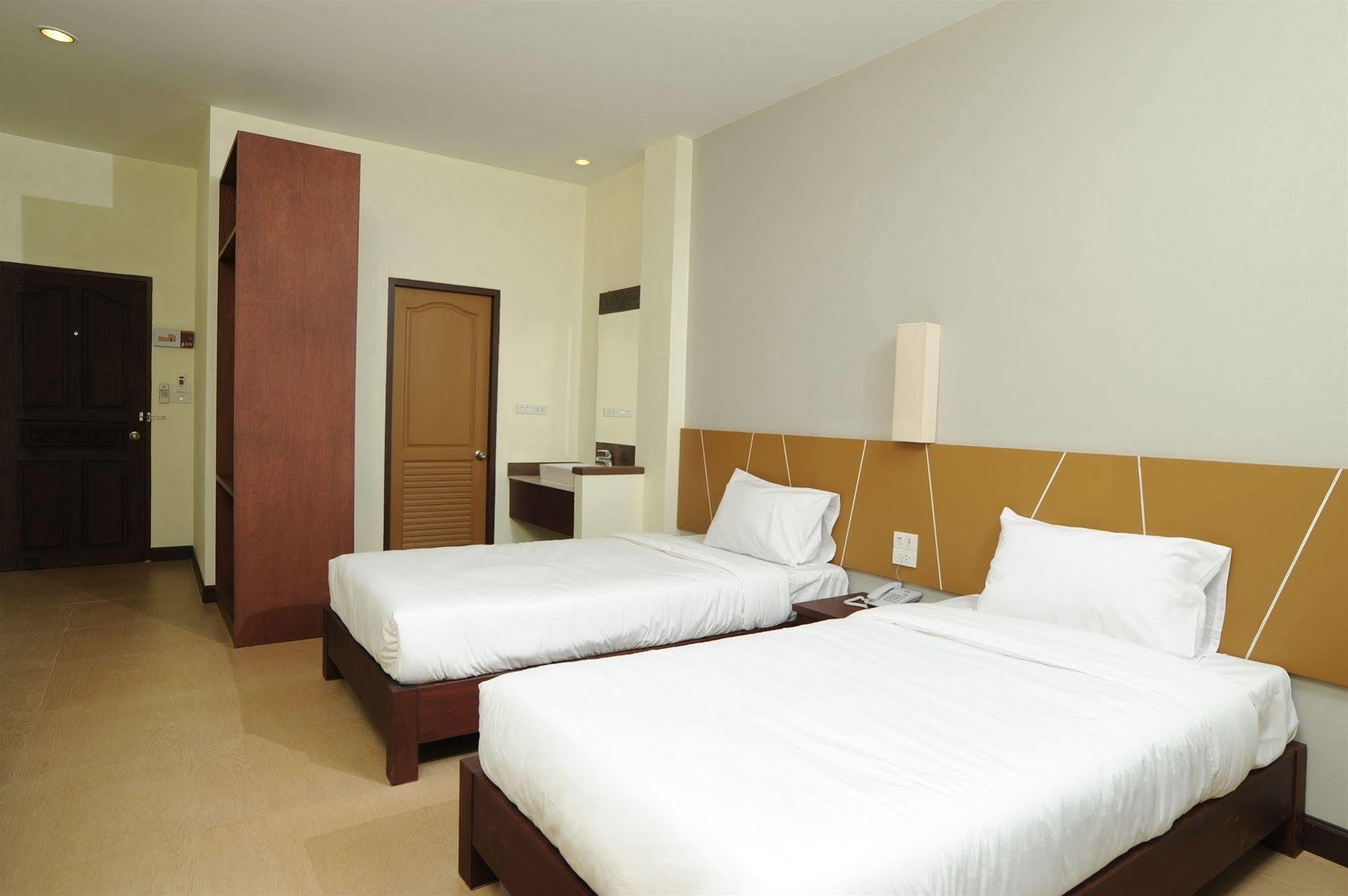 Mawin Hotel Chiang Mai Exterior photo