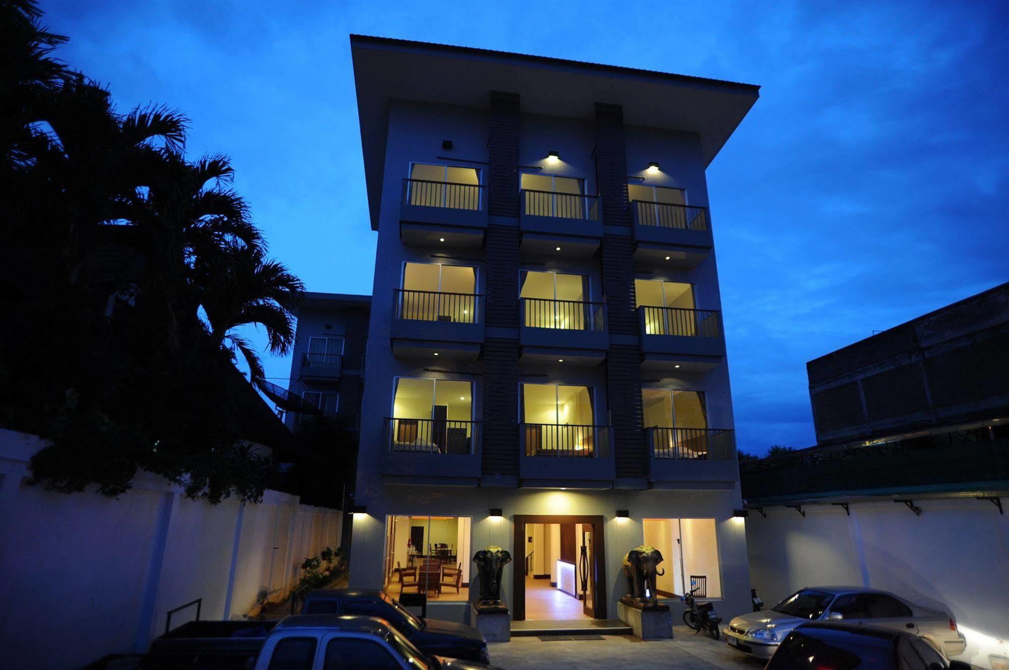 Mawin Hotel Chiang Mai Exterior photo