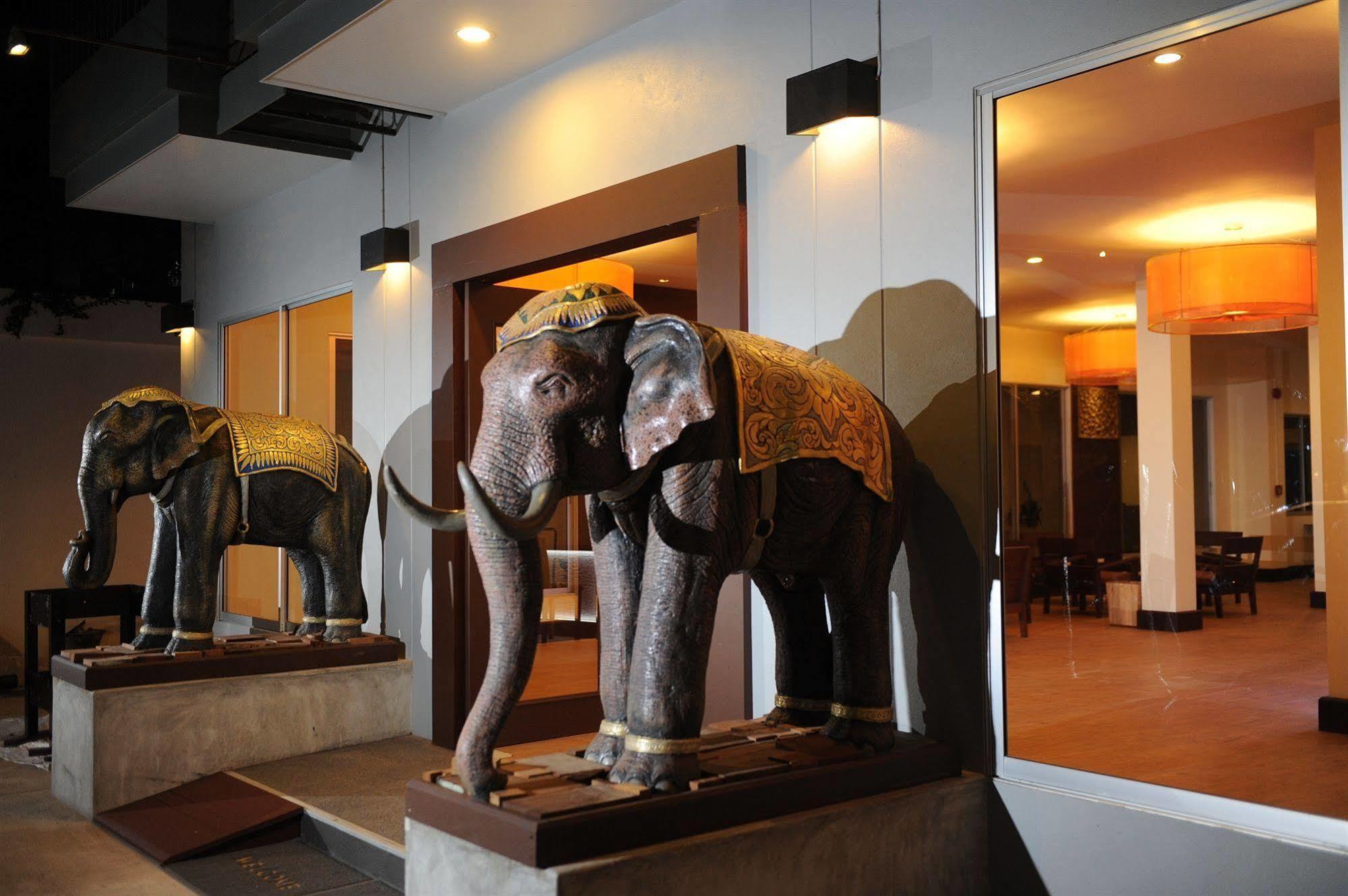 Mawin Hotel Chiang Mai Exterior photo